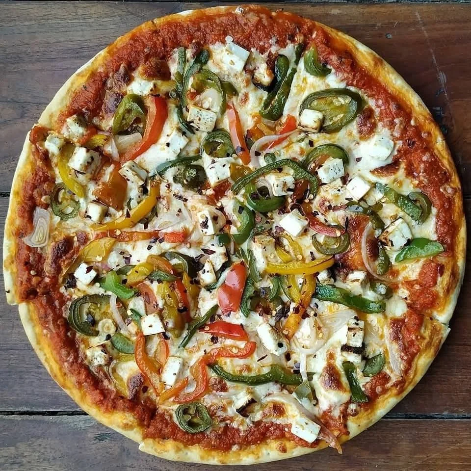Desi Makhani Veggie / Paneer Pizza